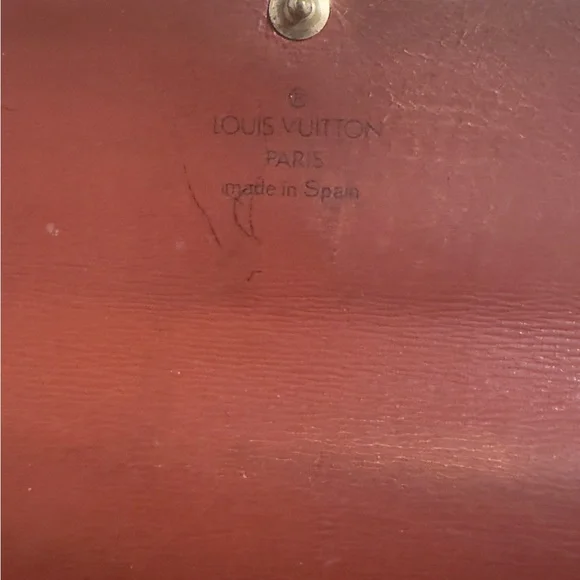 💎💎✨✨Louis Vuitton Epi Leather Wallet – Elegant & Timeless✨✨💎💎